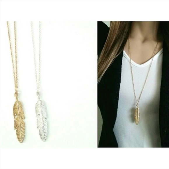 Gold Feather Pendant Necklace 💜 - Picture 2 of 2